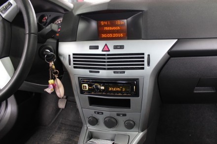 Рамка переходная 1din Opel Astra H, Vectra, Zafira (Серебро с ребром) с полкой