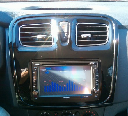 Рамка переходная 2din Renault Sandero, Logan 2013+ для MediaNav, глянцевая