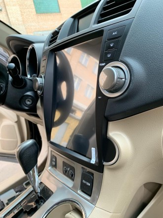 Головное устройство Toyota Highlander 2007-2013 (U40) Tesla-Style
