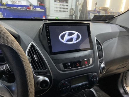 Рамка переходная HYUNDAI iX-35, Tucson (LM) (10-18) для дисплея 10 дюймов