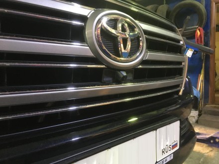 Видеокамера фронтальная Toyota Land Cruiser 200 2016+