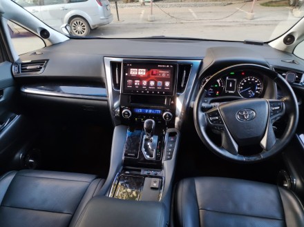 Магнитола на Андроид для Toyota Alphard (2015+) Winca S400 R SIM 4G